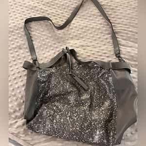 - NWOT Vince Camuto Gray Speckled Tote